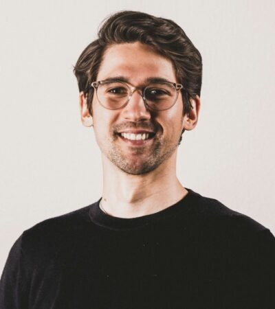man 1 400x450 c.jpg